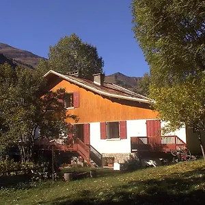 appartement-en-duplex-dans-un-chalet-typique.hotels-rhonealpes.com/